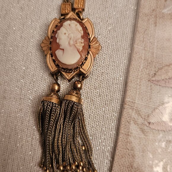 Antique Victorian Shell Cameo Bolo Style Necklace - Picture 6 of 6